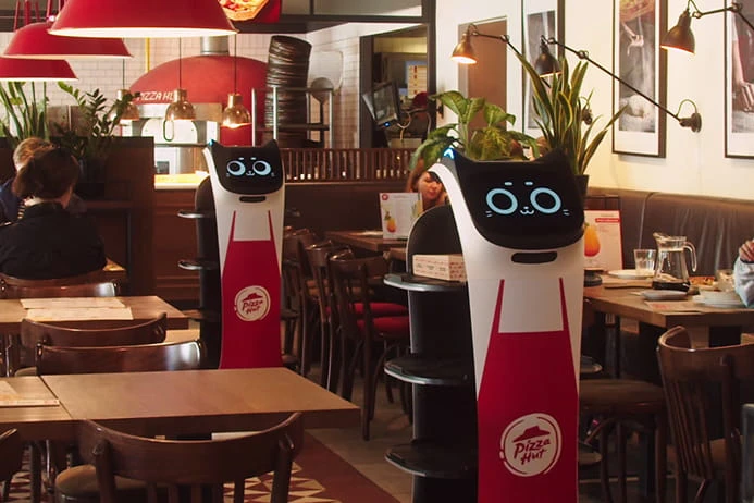 BellaBot Serves as the First Robotic Waitstaff at Pizza Hut Poland