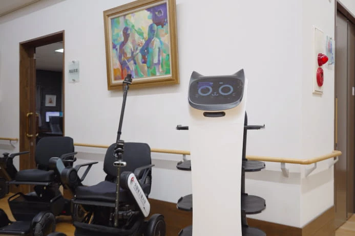 BellaBot Enhances Efficiency at Smile Park Elderly Care Home in Japan