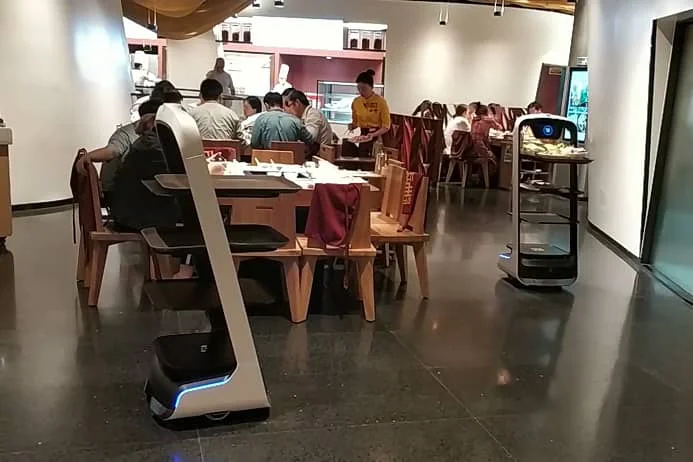 Banu Hotpot Integrates Pudu Robotics’ Delivery Robots to Enhance Dining Experience